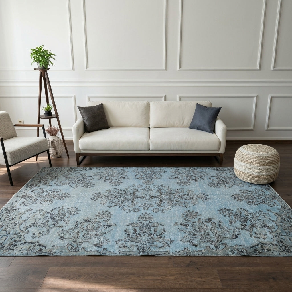 Oriental pattern on the Simgedil vintage area rug – handmade in Anatolia, Turkey