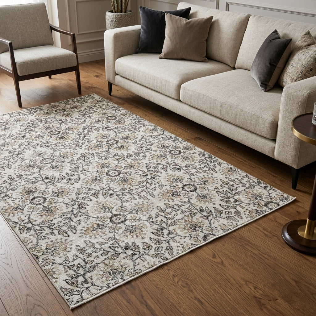 Floral pattern on the Silagul vintage area rug – handmade in Anatolia, Turkey