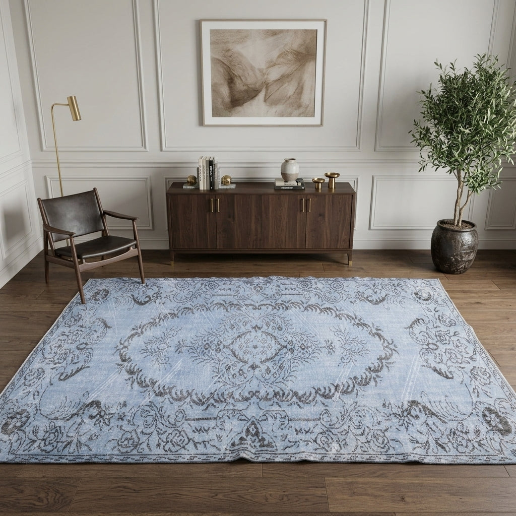 Oriental pattern on the Serefcan vintage area rug – handmade in Anatolia, Turkey