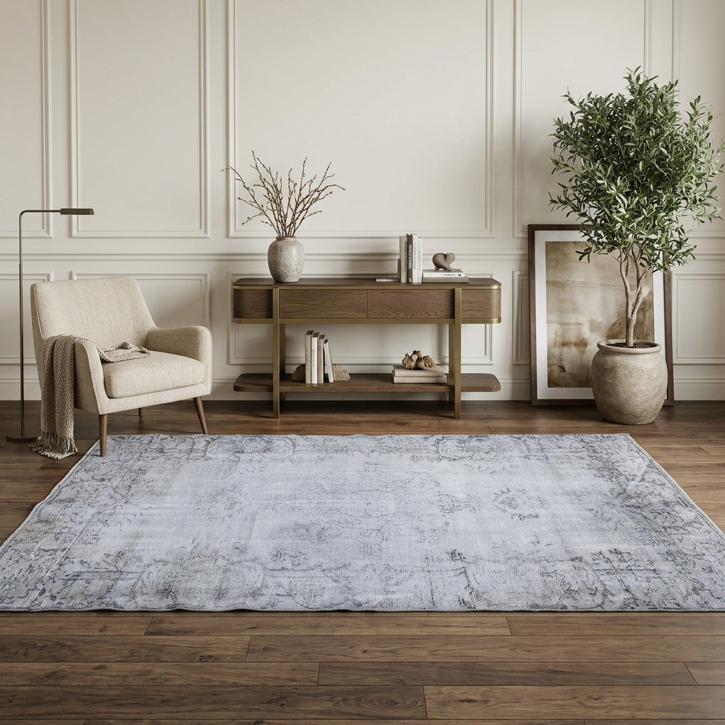 Floral pattern on the Semasad vintage area rug – handmade in Anatolia, Turkey