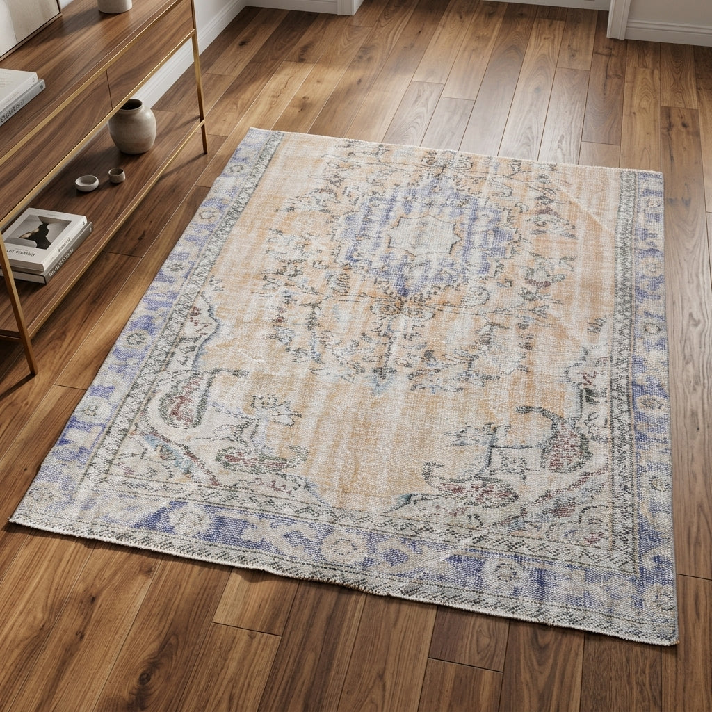 Oriental pattern on the Selvidil antique washed vintage area rug – handmade in Anatolia, Turkey