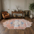Oriental pattern on the Selenpeyker vintage area rug – handmade in Anatolia, Turkey
