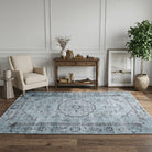 Oriental pattern on the Sahrahayat vintage area rug – handmade in Anatolia, Turkey