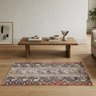 Oriental pattern on the Ruhbahce vintage patchwork area rug – handmade in Anatolia, Turkey