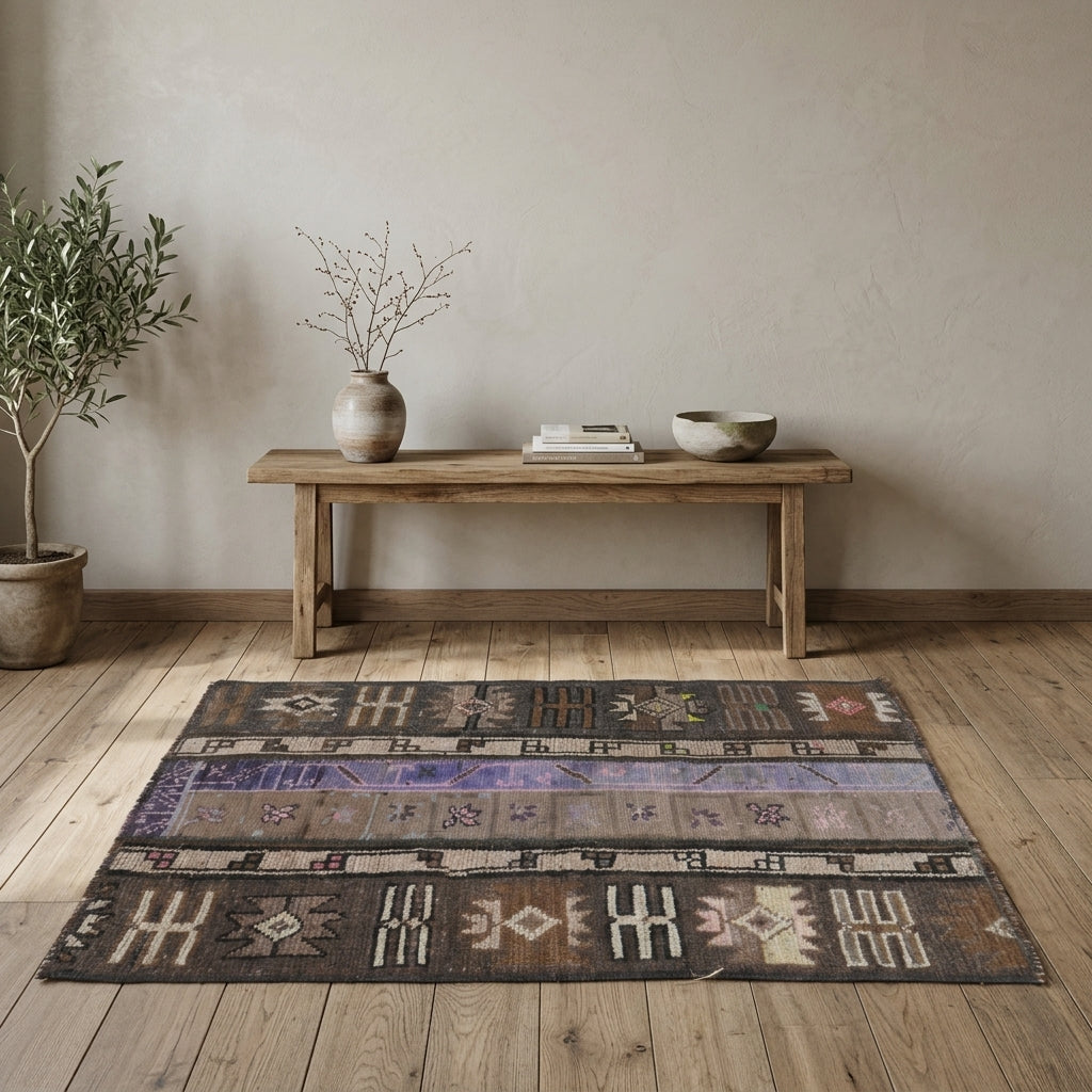 Ikat pattern on the Philopheme vintage patchwork area rug – handmade in Anatolia, Turkey