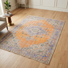 Oriental pattern on the Nevzatnur vintage area rug – handmade in Anatolia, Turkey