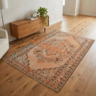 Oriental pattern on the Seherpezir vintage area rug – handmade in Anatolia, Turkey