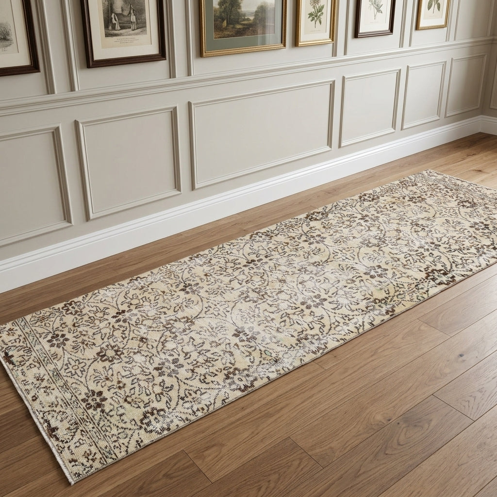 Floral pattern on the Glykogena vintage runner rug – handmade in Anatolia, Turkey