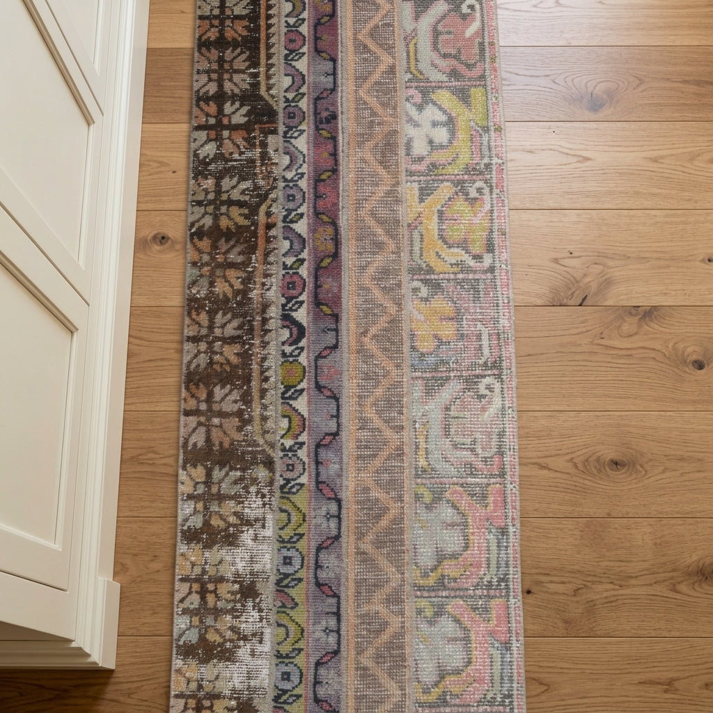 Patchwork pattern on the Melissokrateia vintage patchwork runner rug – handmade in Anatolia, Turkey