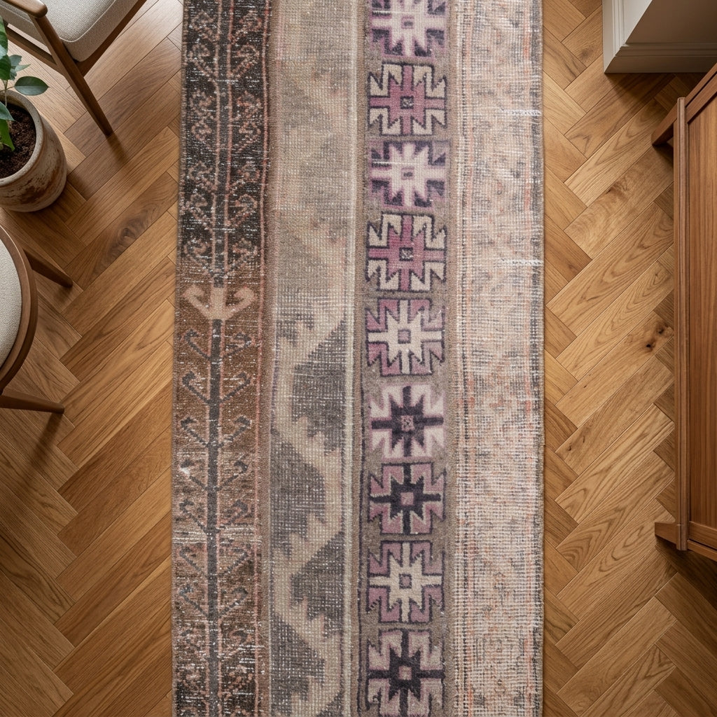 Patchwork pattern on the Mahnursu vintage patchwork runner rug – handmade in Anatolia, Turkey
