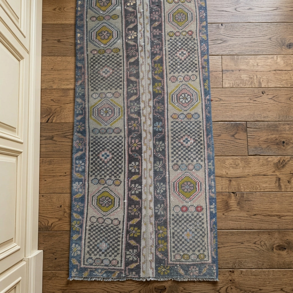 Patchwork pattern on the Lysidike vintage patchwork runner rug – handmade in Anatolia, Turkey