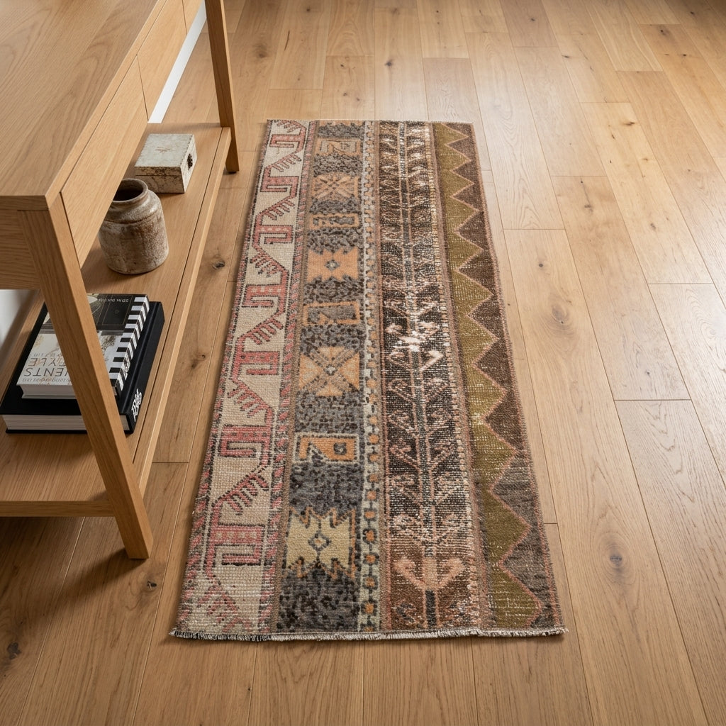 Ikat pattern on the Kydopnoe vintage patchwork area rug – handmade in Anatolia, Turkey