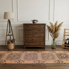 Floral pattern on the Karanfilcihan vintage kilim runner rug – handwoven flatweave in Anatolia, Turkey