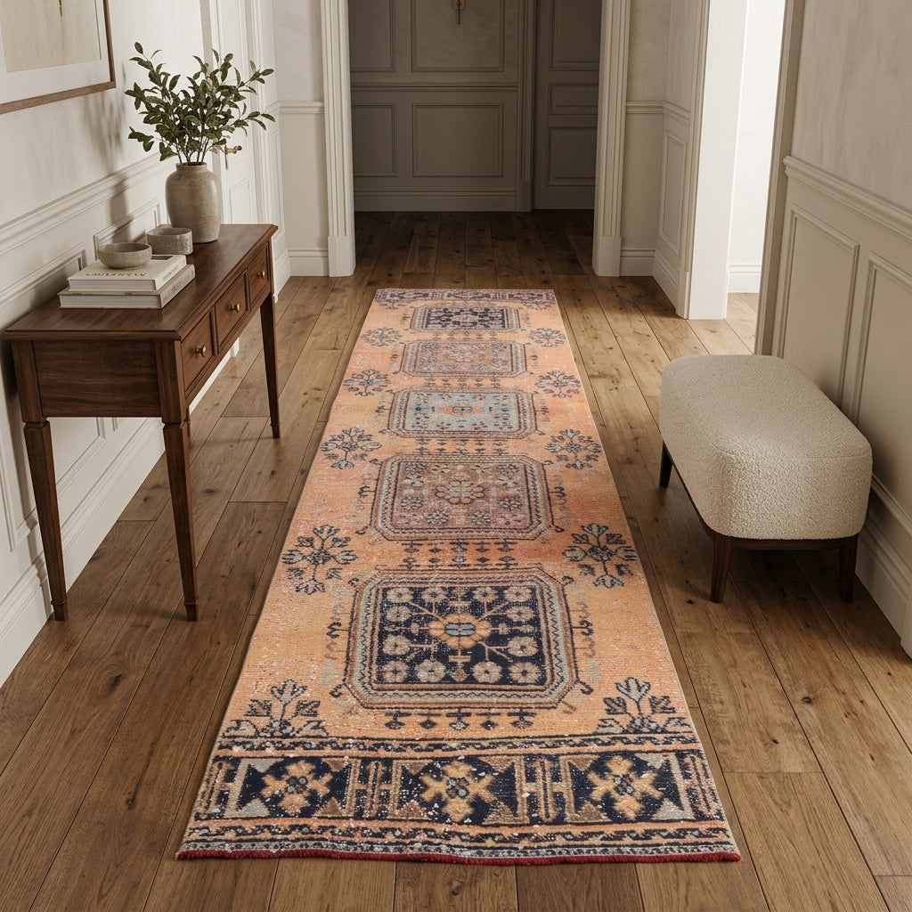 Floral pattern on the Ioniaphrosyne vintage runner rug – handmade in Anatolia, Turkey