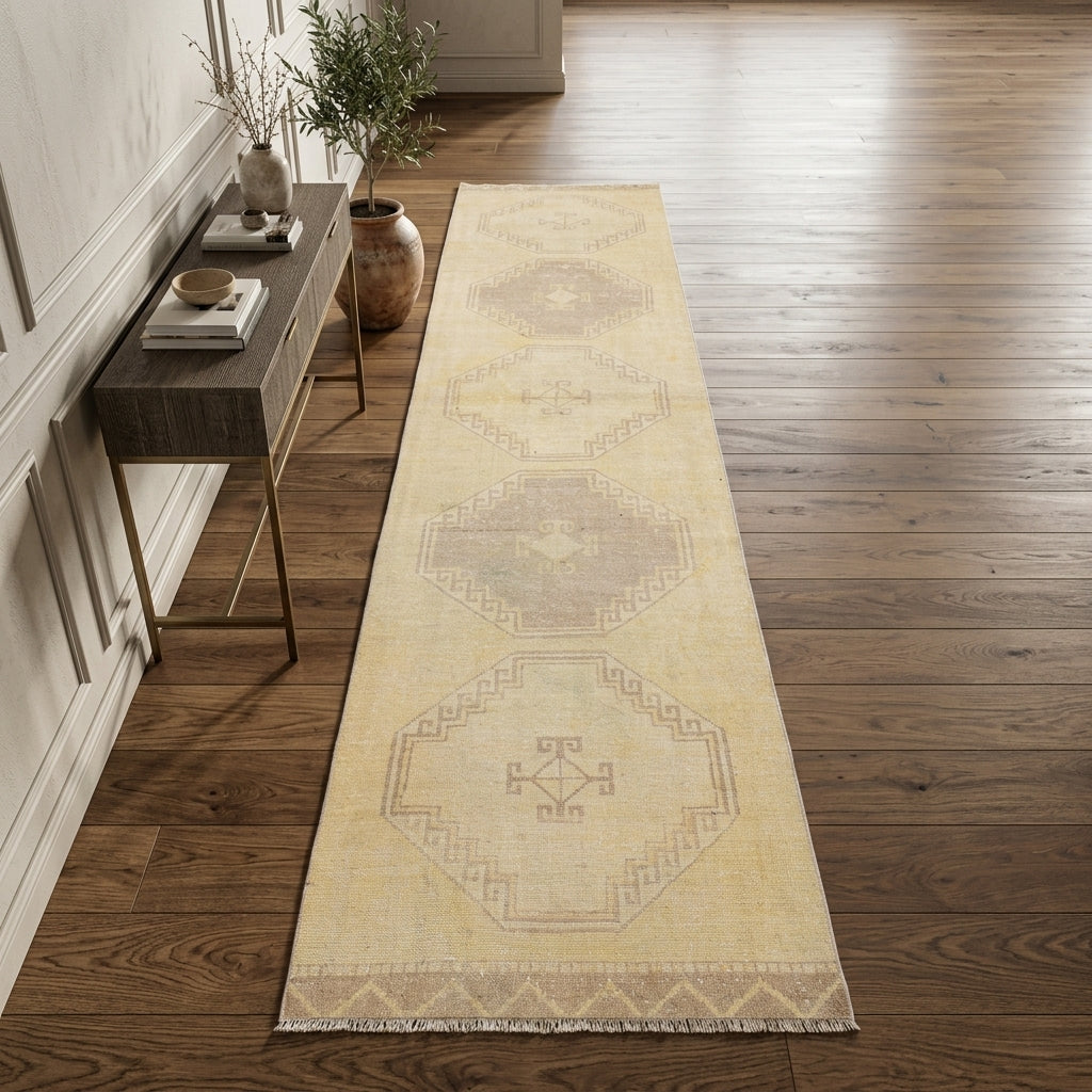 Geometric pattern on the Hippocharis antique washed vintage runner rug – handmade in Anatolia, Turkey