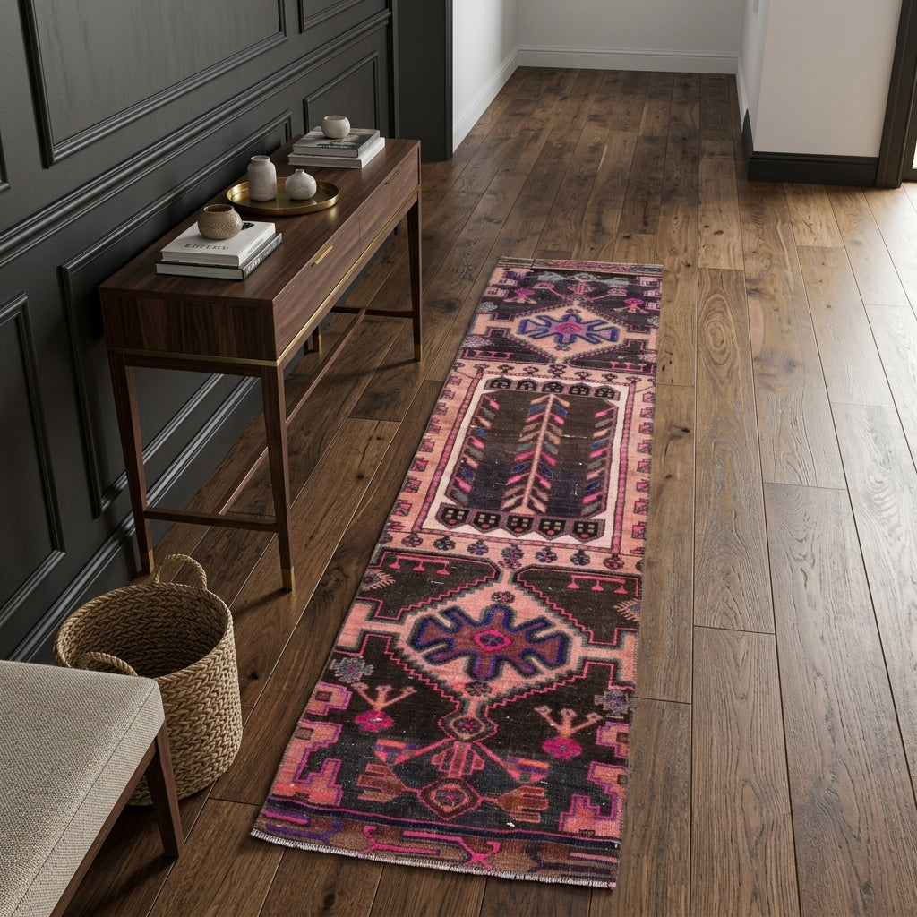 Oriental pattern on the Halophora vintage runner rug – handmade in Anatolia, Turkey