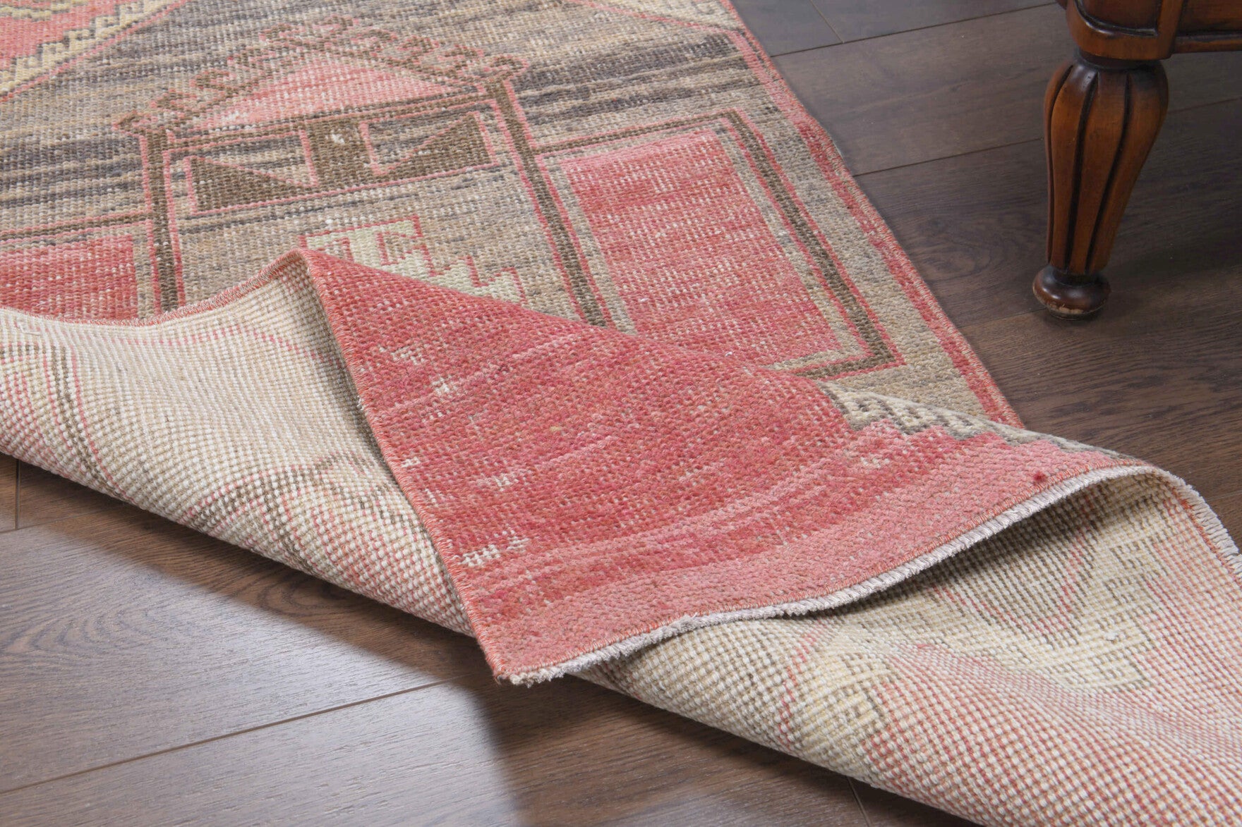 Hand-crafted Anatolian vintage runner Pervamelek in wool, 1970s