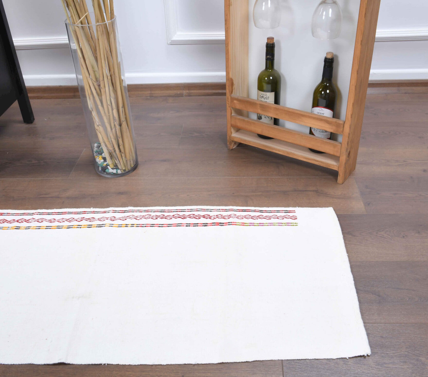 Authentic Anatolian vintage kilim rug (1970s) with solid design – one-of-a-kind at Fame Rugs
