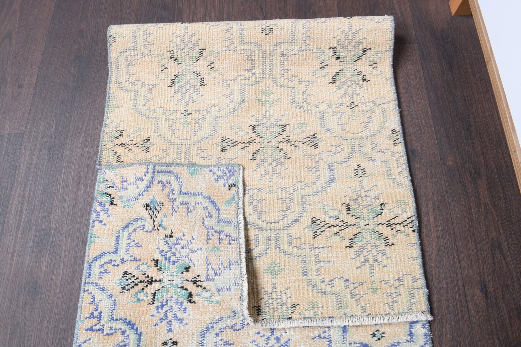 Authentic Anatolian vintage runner rug (1970s) with floral design – one-of-a-kind at Fame Rugs
