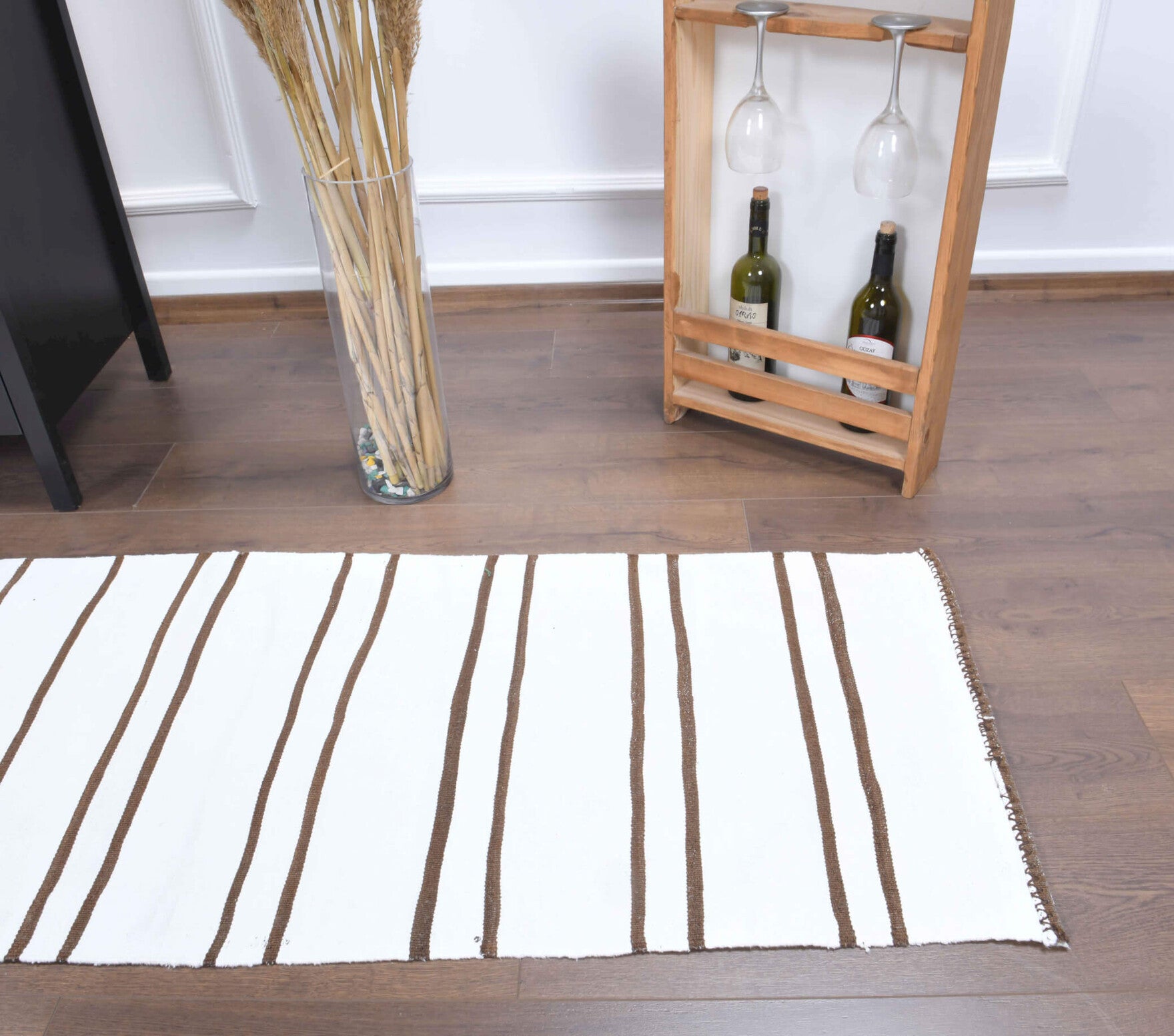 Handwoven flatweave wool runner from Anatolia, Turkey – 2x7 Wool Vintage Kilim Runner Rug 1'11" x 6'7"