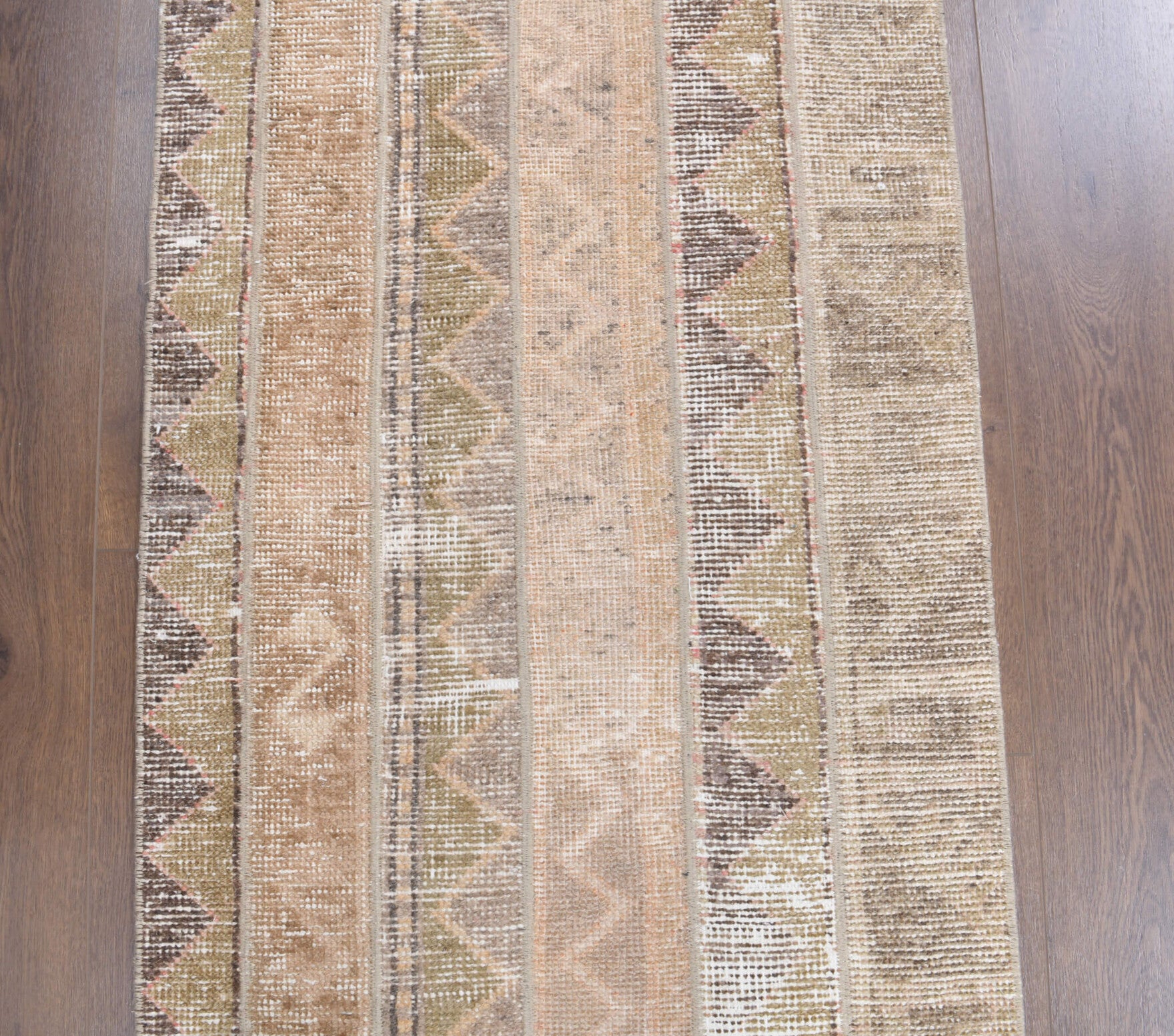 70x254 cm vintage patchwork Anatolian runner rug – Aristanthe, low pile, wool