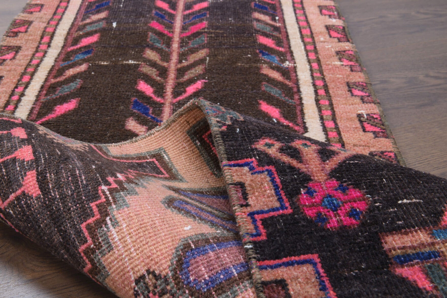 Authentic Anatolian vintage runner rug (1970s) with oriental design – one-of-a-kind at Fame Rugs