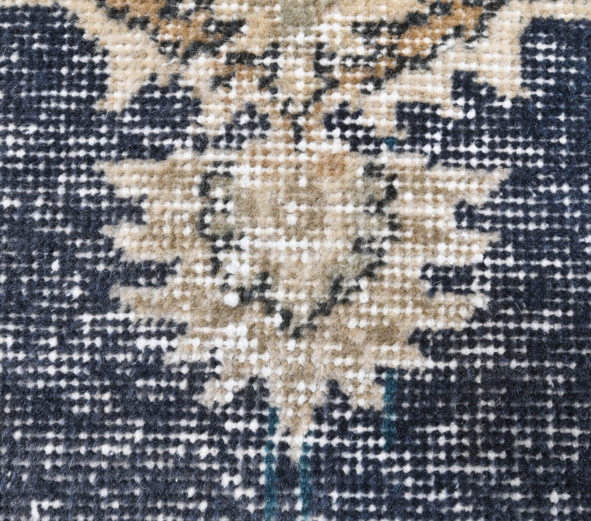 Hippopetra – vintage floral runner for living room or hallway, 2'3" x 8'6" (69x258 cm)