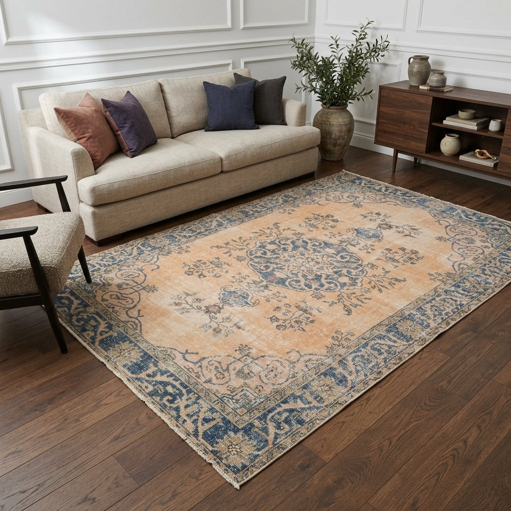 Oriental pattern on the Iasonome antique washed vintage area rug – handmade in Anatolia, Turkey