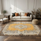Oriental pattern on the Berraksu vintage area rug – handmade in Anatolia, Turkey