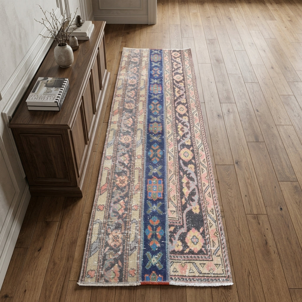 Oriental pattern on the Atlasever vintage patchwork runner rug – handmade in Anatolia, Turkey
