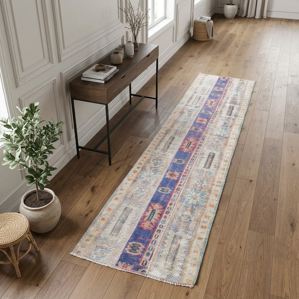 Ikat pattern on the Astrakrateia vintage patchwork runner rug – handmade in Anatolia, Turkey