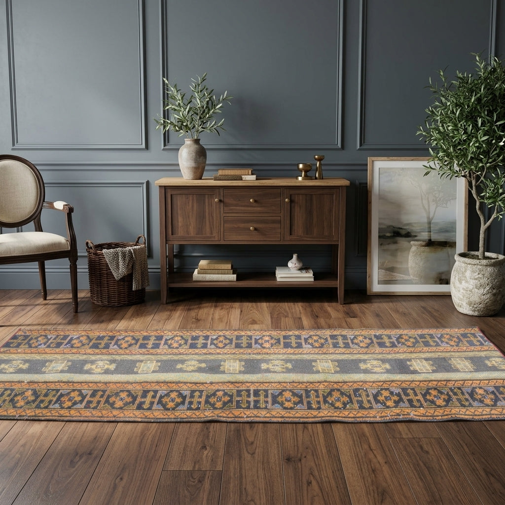 Oriental pattern on the Aspendos vintage patchwork runner rug – handmade in Anatolia, Turkey