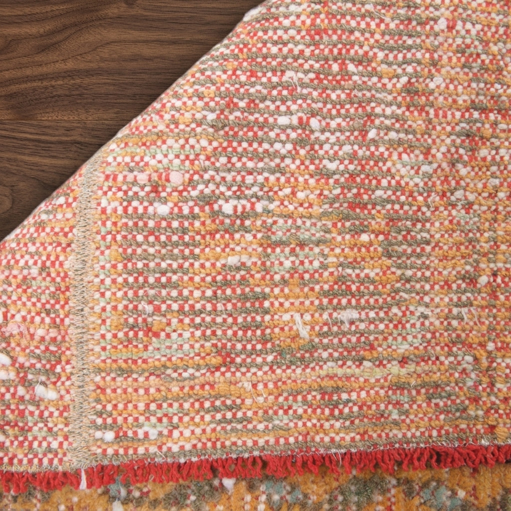 Oriental pattern on the Altintac vintage patchwork runner rug – handmade in Anatolia, Turkey