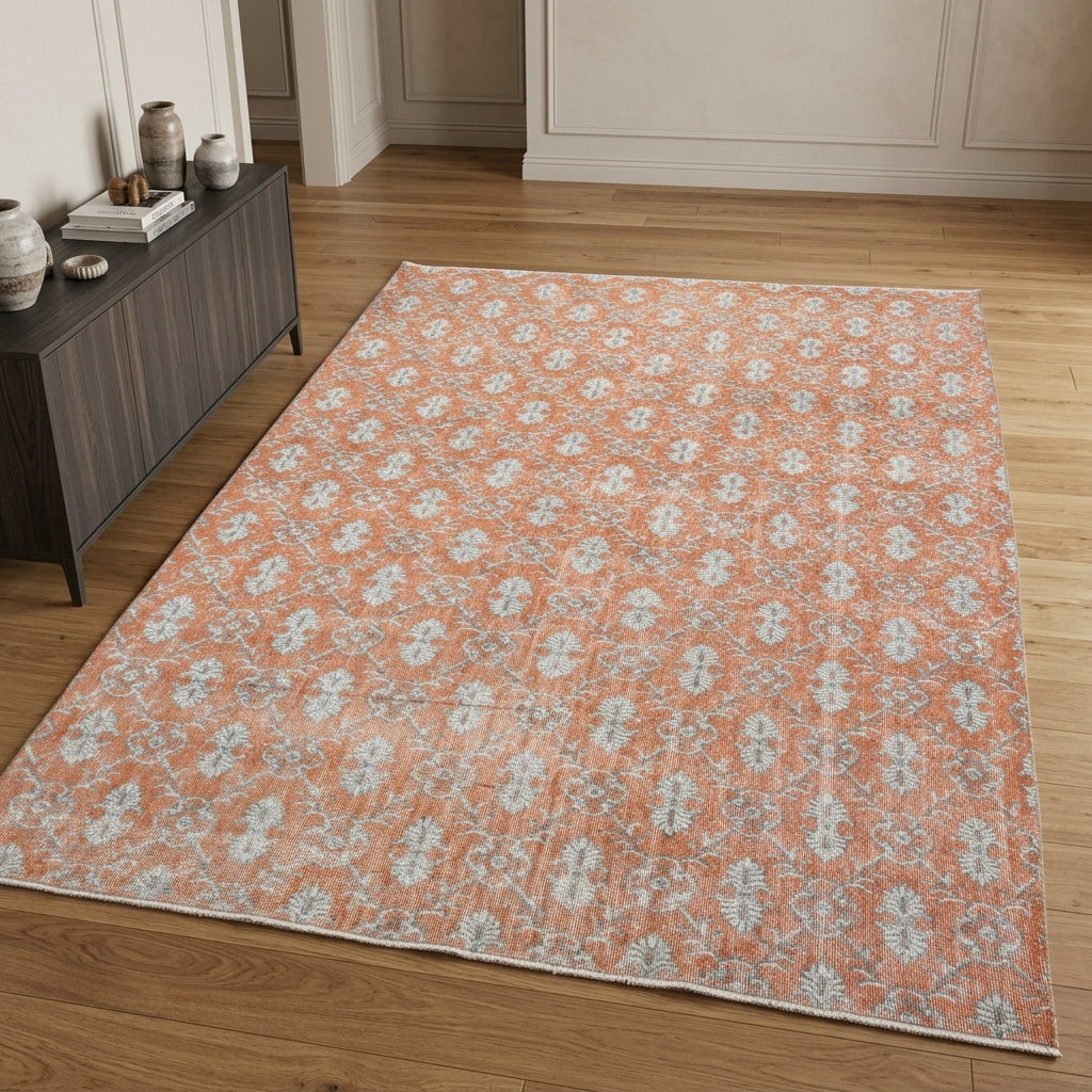 Damask and ikat pattern on the Humasahnur vintage area rug – handmade in Anatolia, Turkey