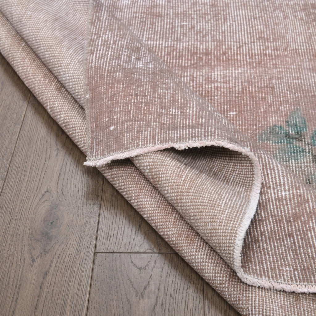 Abstract pattern on the Zeynepnur antique washed vintage area rug – handmade in Anatolia, Turkey
