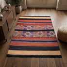 Pattern on the Ceydasever vintage kilim rug – handwoven flatweave in Anatolia, Turkey
