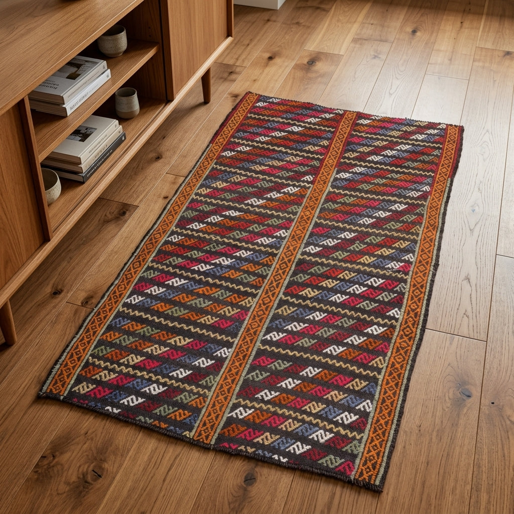 Ikat pattern on the Pelagopelia vintage kilim rug – handwoven flatweave in Anatolia, Turkey