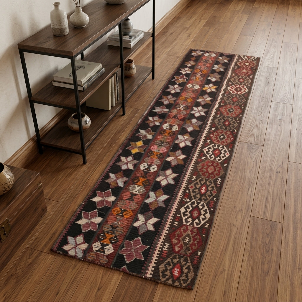 Ikat pattern on the Yeliznisin vintage kilim runner rug – handwoven flatweave in Anatolia, Turkey