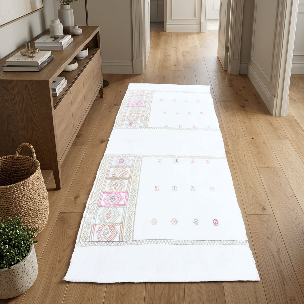 Solid pattern on the Xanthopelia vintage kilim runner rug – handwoven flatweave in Anatolia, Turkey