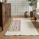 Solid pattern on the Vahidenur vintage kilim runner rug – handwoven flatweave in Anatolia, Turkey
