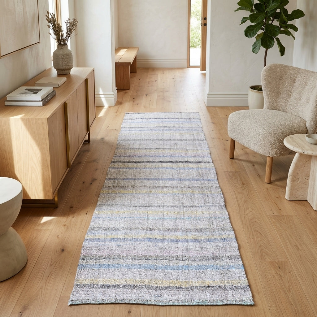 Striped pattern on the Topraknaz vintage kilim runner rug – handwoven flatweave in Anatolia, Turkey
