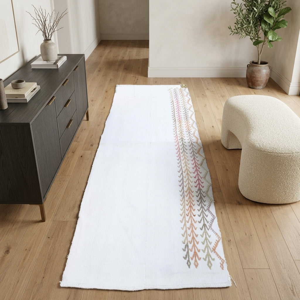 Ikat pattern on the Taspinar vintage kilim runner rug – handwoven flatweave in Anatolia, Turkey