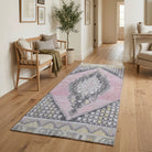 Oriental pattern on the Siderorhoe vintage area rug – handmade in Anatolia, Turkey