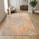 Oriental pattern on the Elmascihan vintage area rug – handmade in Anatolia, Turkey