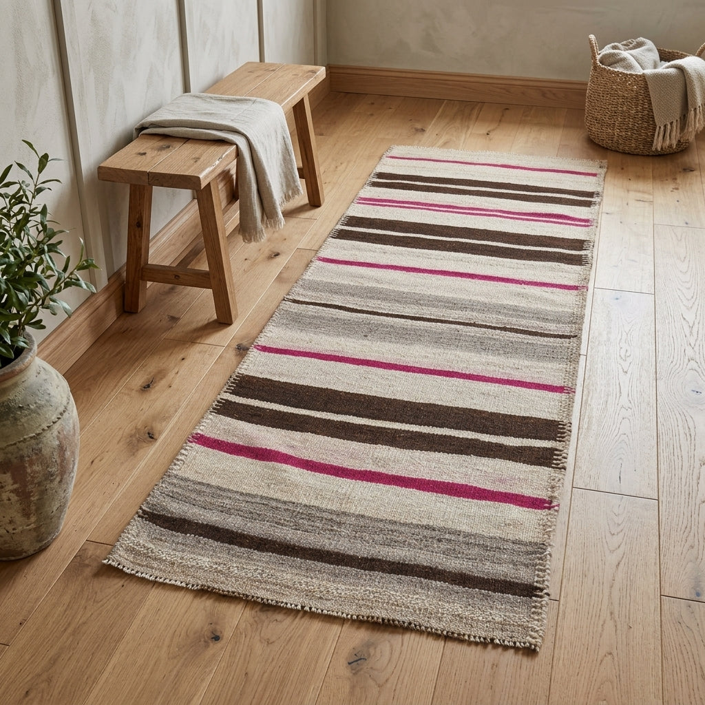 Striped pattern on the Siderogena vintage kilim runner rug – handwoven flatweave in Anatolia, Turkey