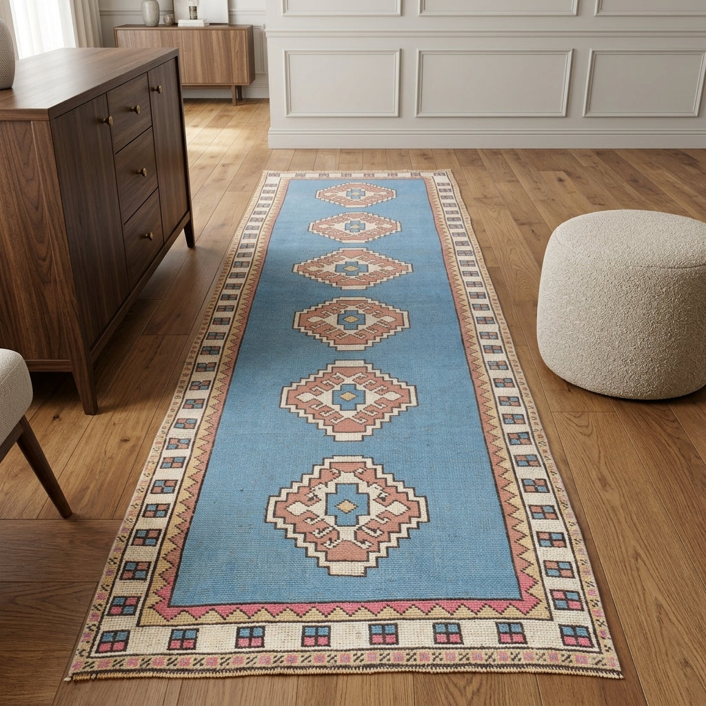 Geometric pattern on the Philonesia vintage runner rug – handmade in Anatolia, Turkey