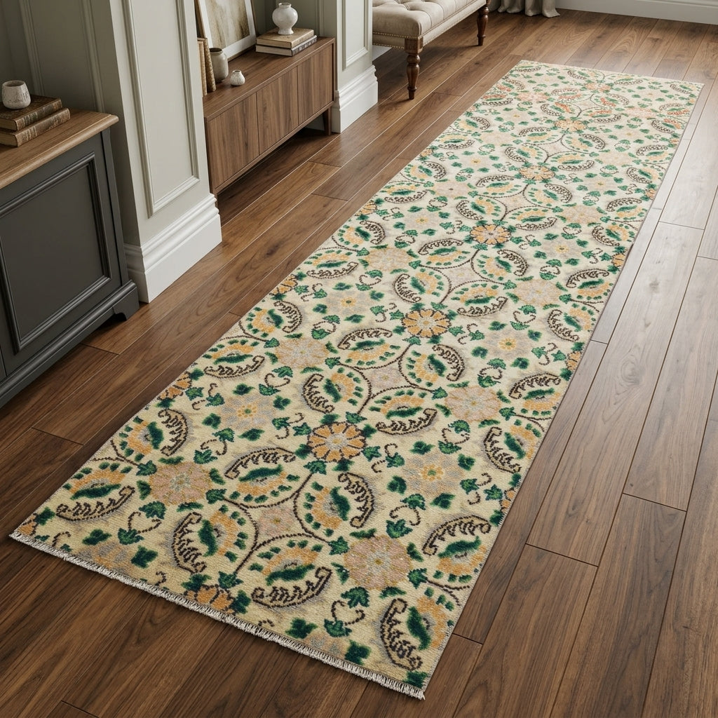 Floral pattern on the Petraura vintage runner rug – handmade in Anatolia, Turkey