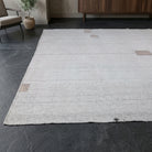Solid pattern on the Servsema vintage kilim rug – handwoven flatweave in Anatolia, Turkey