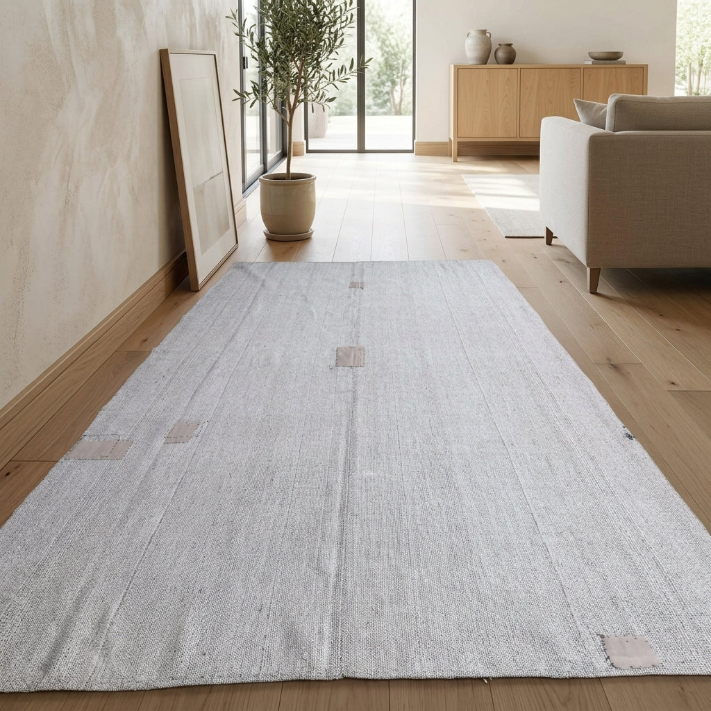 Solid pattern on the Servsema vintage kilim rug – handwoven flatweave in Anatolia, Turkey