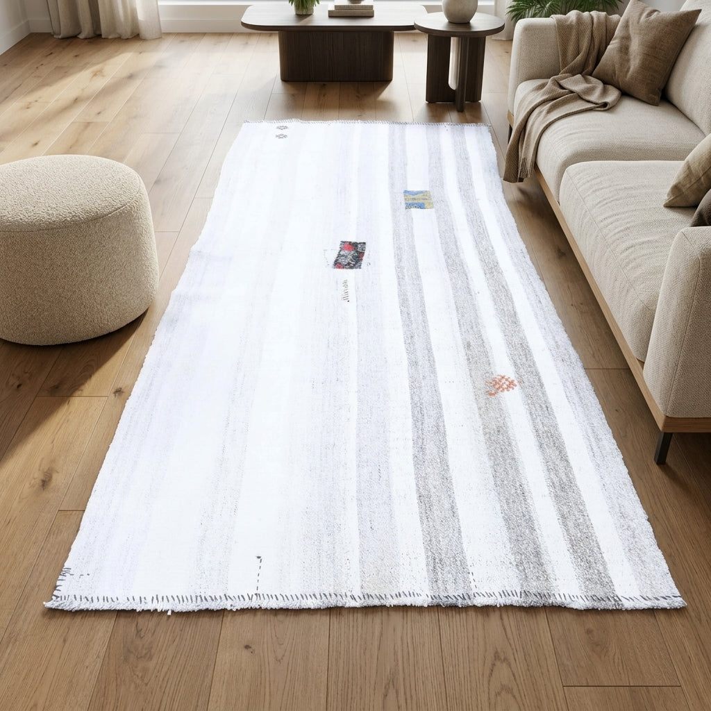 Pattern on the Bestepare vintage kilim rug – handwoven flatweave in Anatolia, Turkey